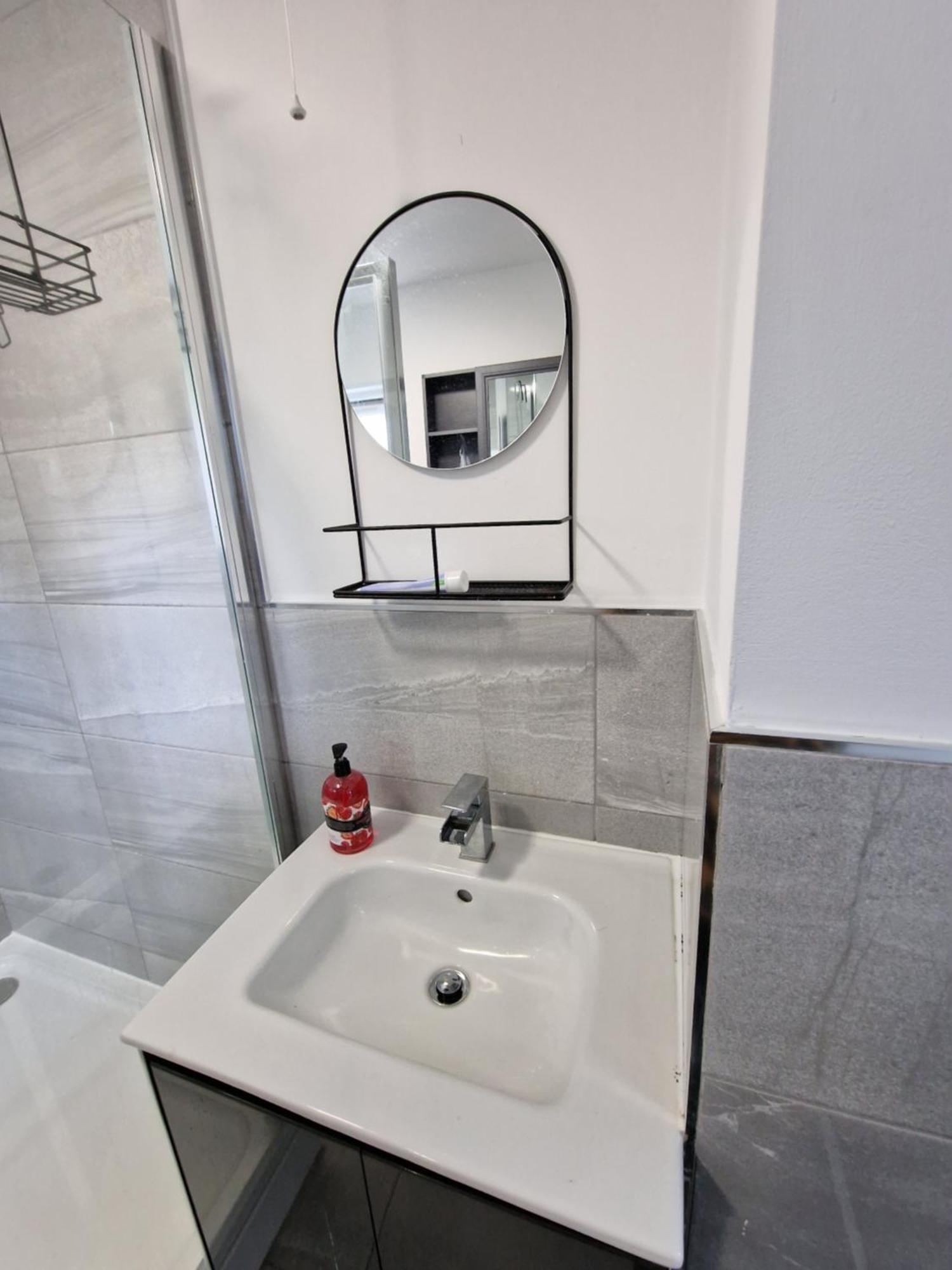 Ckb Flat- Comfort, Cosy, And Secure! Codsall Dış mekan fotoğraf