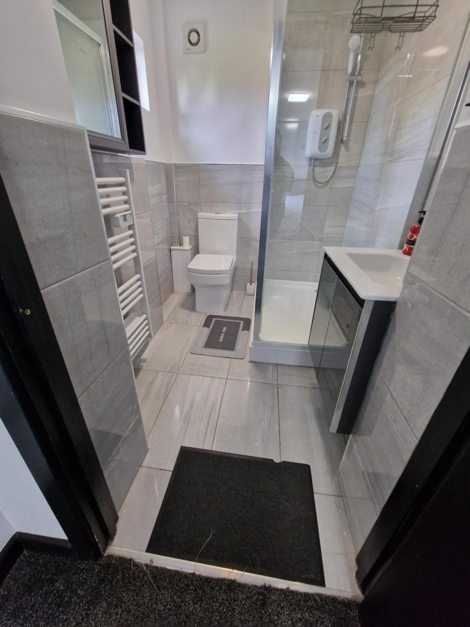 Ckb Flat- Comfort, Cosy, And Secure! Codsall Dış mekan fotoğraf